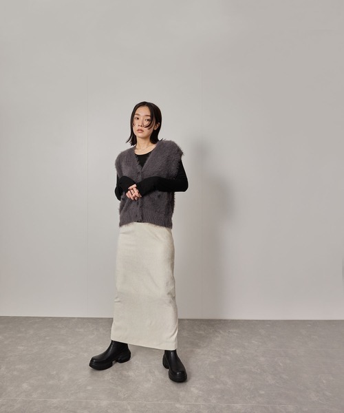 NERGY(ナージー)の「ジャギーニットベスト(ベスト・レディース・チャコールグレー/オフホワイト・FREE)」の4枚目の写真