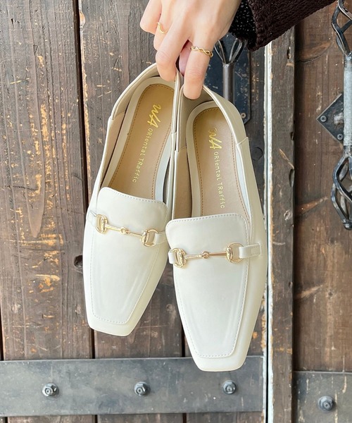 WA ORiental TRaffic（ダブルエーオリエンタルトラフィック）の「ビットモチーフバブーシュローファー/R-4010（ローファー・レディース・ブラック/ベージュ・34/35/36/37/38/39/40/41/42）」の2枚目の写真