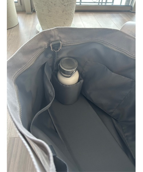 emmi（エミ）の「【ONLINE限定カラー】emmiロゴビッグトートバッグ（トートバッグ・レディース・シルバー/グレー/ブラック/ネイビー/レッド・FREE）」の7枚目の写真