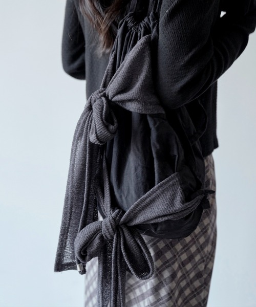 UNE MANSION(ユヌマンション)の「リボンタイストリングナイロンバックパック(バックパック/リュック・レディース・ブラック/アイボリー/カーキ・ONE SIZE)」の8枚目の写真
