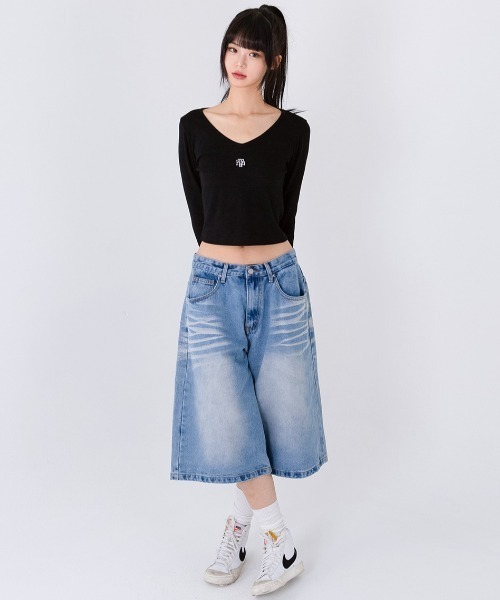muahmuah(ムーアムーア)の「A'GEM/9 × .kom 『muah muah/ムーアムーア』 STITCH V NECK LONG SLEEVE T-SHIRT/ステッチ V ネック 長袖カットソー(Tシャツ/カットソー・レディース・アイボリー/ブラック/ベージュ/ピンク・FREE)」の11枚目の写真