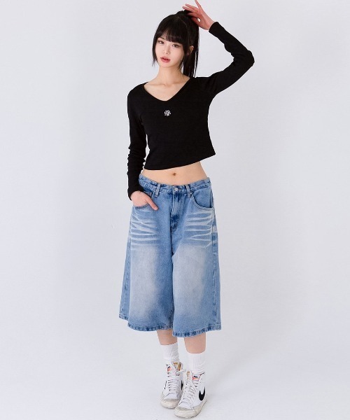 muahmuah(ムーアムーア)の「A'GEM/9 × .kom 『muah muah/ムーアムーア』 STITCH V NECK LONG SLEEVE T-SHIRT/ステッチ V ネック 長袖カットソー(Tシャツ/カットソー・レディース・アイボリー/ブラック/ベージュ/ピンク・FREE)」の12枚目の写真