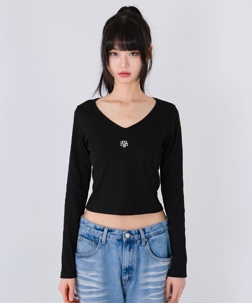 muahmuah(ムーアムーア)の「A'GEM/9 × .kom 『muah muah/ムーアムーア』 STITCH V NECK LONG SLEEVE T-SHIRT/ステッチ V ネック 長袖カットソー(Tシャツ/カットソー・レディース・アイボリー/ブラック/ベージュ/ピンク・FREE)」の10枚目の写真