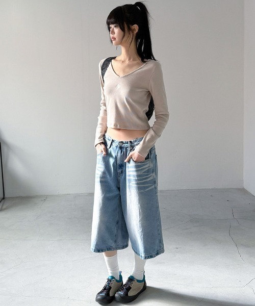 muahmuah(ムーアムーア)の「A'GEM/9 × .kom 『muah muah/ムーアムーア』 STITCH V NECK LONG SLEEVE T-SHIRT/ステッチ V ネック 長袖カットソー(Tシャツ/カットソー・レディース・アイボリー/ブラック/ベージュ/ピンク・FREE)」の16枚目の写真