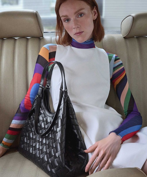 charles&keithイヴェット ウーブンショルダーバッグ クリーム Ivette