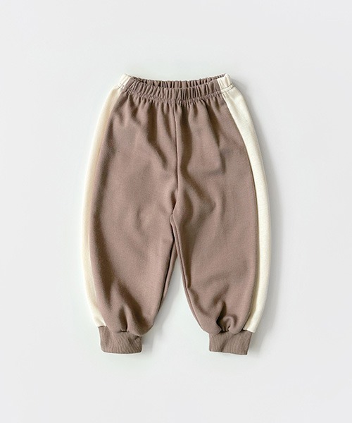 unifriend（ユニフレンド）の「韓国子供服ジョガーパンツ（スウェットパンツ・キッズ・ブラウン/ブラック/グレー/ピンク・110/140/130/120）」の3枚目の写真