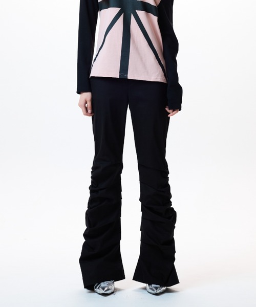 LUVISTRUE（ラヴイズトゥルー）の「IM FRILL SHIRRING PANTS（その他パンツ・レディース・チャコールグレー/ブラック・MEDIUM/SMALL）」の5枚目の写真