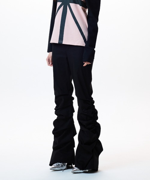 LUVISTRUE（ラヴイズトゥルー）の「IM FRILL SHIRRING PANTS（その他パンツ・レディース・チャコールグレー/ブラック・MEDIUM/SMALL）」の6枚目の写真