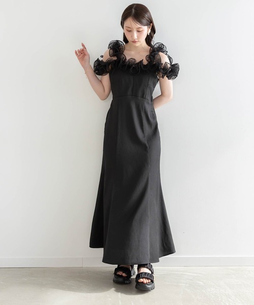 RANDA(ランダ)の「ショルダーフリルマーメイドワンピス(ワンピース・レディース・ブラック/アイボリー/イエロー・1/0)」の2枚目の写真