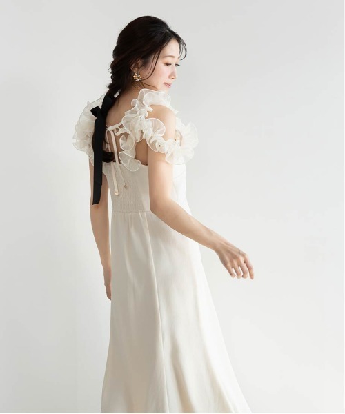 RANDA(ランダ)の「ショルダーフリルマーメイドワンピス(ワンピース・レディース・ブラック/アイボリー/イエロー・1/0)」の19枚目の写真