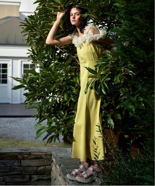 RANDA(ランダ)の「ショルダーフリルマーメイドワンピス(ワンピース・レディース・ブラック/アイボリー/イエロー・1/0)」の15枚目の写真