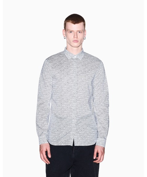 ARMANI EXCHANGE(アルマーニエクスチェンジ)の「【A|X アルマーニ エクスチェンジ】オールオーバーロゴ 長袖シャツ/SLIM(シャツ/ブラウス・メンズ・ホワイト系2/ブラック系1/ブラック/オフホワイト/ブラック系/ホワイト系・X-LARGE/LARGE/MEDIUM/SMALL/X-SMALL/XX-LARGE)」の3枚目の写真