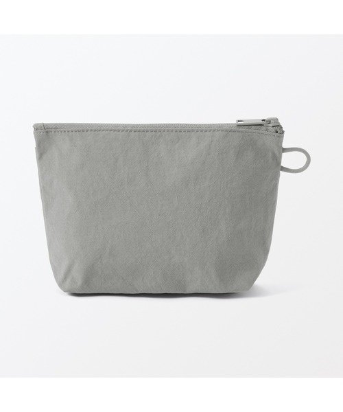 無印良品(ムジルシリョウヒン)の「リンクルナイロン マチ付きポーチ M 約21×13.5×6cm(ポーチ・レディース・ダークグレー/ピンク/グレー・FREE)」の4枚目の写真