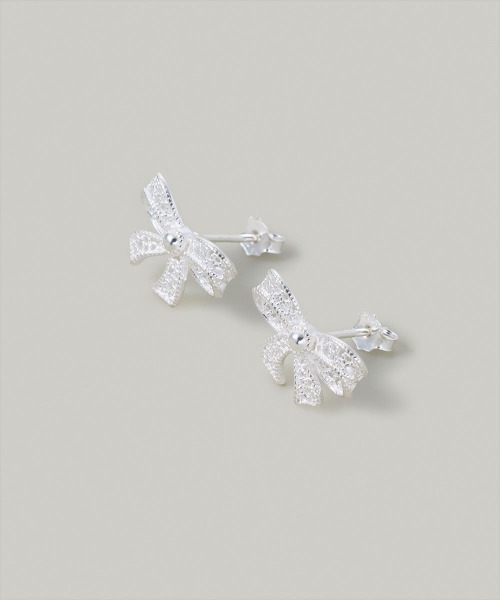 Jolie Toujours(ジョリトゥジュール)の「【金属アレルギー軽減】<Silver925>レースリボンピアス(ピアス(両耳用)・レディース・シルバー・FREE)」の3枚目の写真