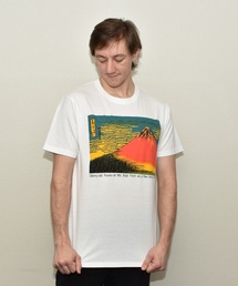 JIN plus（ジンプラス）の「赤富士 JIN+　ホワイトTシャツ（Tシャツ/カットソー）」