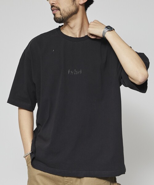 Firsthand(ファーストハンド)の「Firsthand/ファーストハンド 7.3オンス ダメージ加工 フロントロゴプリント ショートスリーブTシャツ / オーバーサイズ クルーネック 半袖Tシャツ(Tシャツ/カットソー・メンズ・ホワイト/グレー/ブラック・L/M)」の3枚目の写真