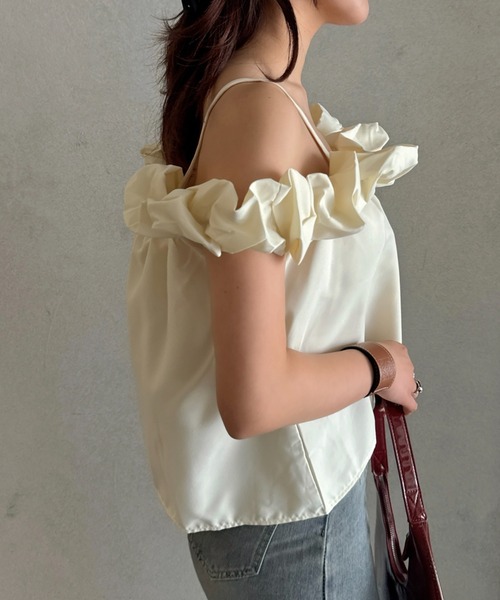 efill（エフィル）の「ラッフル チャーム フリル オフショルダートップス（Tシャツ/カットソー・レディース・ピンク/アイボリー・FREE）」の18枚目の写真