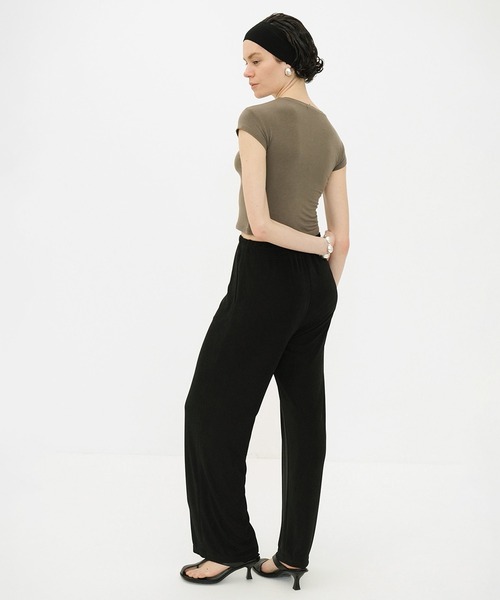 CLANE（クラネ）の「SOFT SHEER COMPACT TOPS（Tシャツ/カットソー・レディース・ブラック/ホワイト/ブラウン/ベージュ・1/2）」の15枚目の写真
