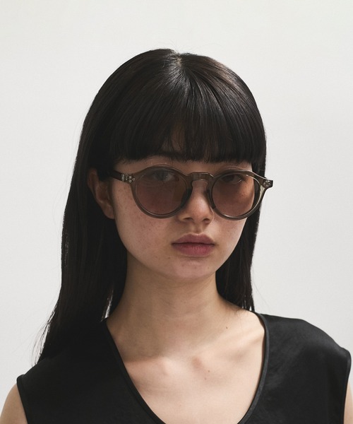 ADAM ET ROPE'（アダムエロペ）の「【WEB限定】クラウンパントフラットカラーサングラス（サングラス・レディース・ブラック/オリーブ・FREE）」の3枚目の写真