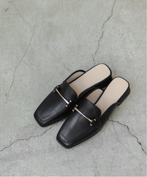 RANDA(ランダ)の「レザーローファーミュール(ローファー・レディース・グレイッシュベージュ/ブラック・S/M/L/LL)」の6枚目の写真