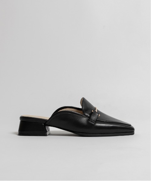 RANDA(ランダ)の「レザーローファーミュール(ローファー・レディース・グレイッシュベージュ/ブラック・S/M/L/LL)」の8枚目の写真