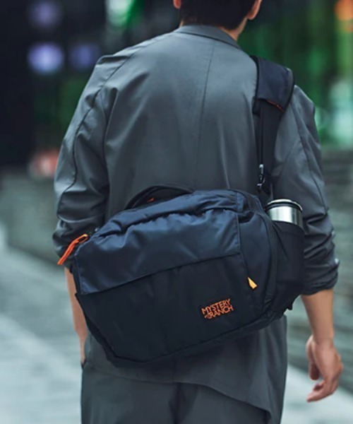 MYSTERY RANCH(ミステリーランチ)の「MYSTERY RANCH/ミステリーランチ DISTRICT PRO ディストリクトプロ(ショルダーバッグ・メンズ・ブラック・FREE)」の1枚目の写真