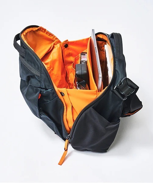 MYSTERY RANCH(ミステリーランチ)の「MYSTERY RANCH/ミステリーランチ DISTRICT PRO ディストリクトプロ(ショルダーバッグ・メンズ・ブラック・FREE)」の14枚目の写真