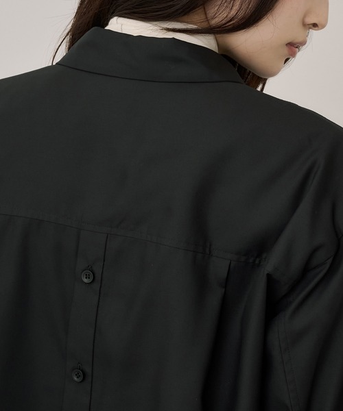 UNITED TOKYO(ユナイテッドトウキョウ)の「スタンドカラーバックボタンシャツ|ウォッシャブル/秋服/長袖/オフィスカジュアル(シャツ/ブラウス・レディース・ブラック/ベージュ・FREE)」の7枚目の写真