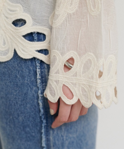 LARUTA(ラルータ)の「【LARUTA】コットン刺繍カットブラウス(シャツ/ブラウス・レディース・アイボリー/オフホワイト・FREE)」の13枚目の写真