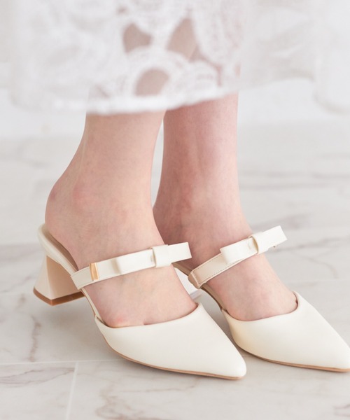 tocco closet(トッコ クローゼット)の「リボンストラップミュール(パンプス・レディース・アイボリー/ドット/ブラック・M/L/LL/S)」の2枚目の写真