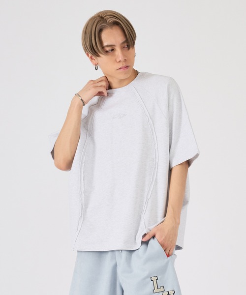 RE730(アールイーセブンサーティー)の「スポーツストリートのTシャツ(Tシャツ/カットソー・メンズ・ブラック/オフホワイト/ブラック×ホワイト・MEDIUM/LARGE)」の2枚目の写真