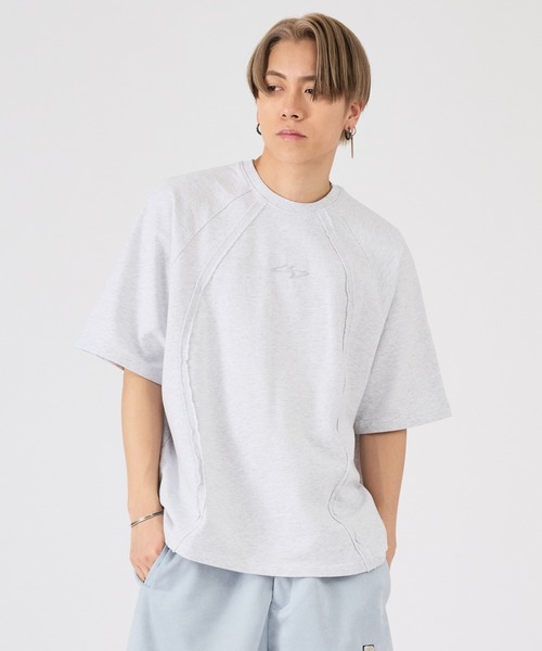 RE730(アールイーセブンサーティー)の「スポーツストリートのTシャツ(Tシャツ/カットソー・メンズ・ブラック/オフホワイト/ブラック×ホワイト・MEDIUM/LARGE)」の4枚目の写真