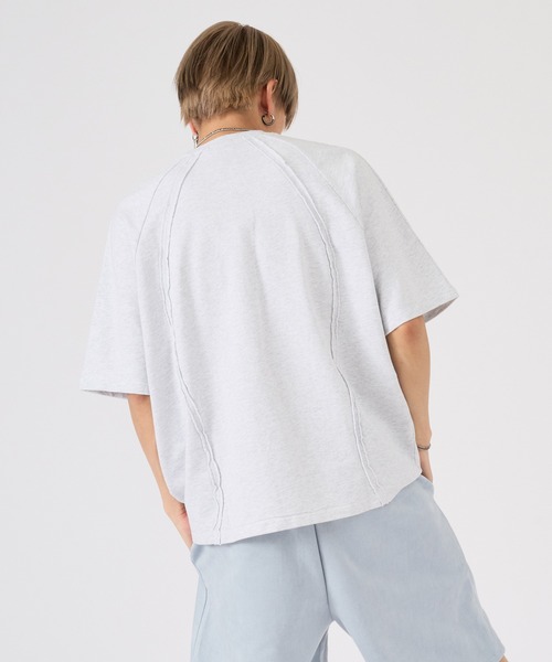 RE730(アールイーセブンサーティー)の「スポーツストリートのTシャツ(Tシャツ/カットソー・メンズ・ブラック/オフホワイト/ブラック×ホワイト・MEDIUM/LARGE)」の6枚目の写真