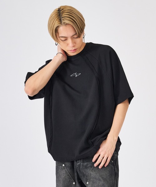 RE730(アールイーセブンサーティー)の「スポーツストリートのTシャツ(Tシャツ/カットソー・メンズ・ブラック/オフホワイト/ブラック×ホワイト・MEDIUM/LARGE)」の7枚目の写真