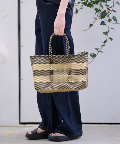 Moon Bird（ムーンバード）の「【MOON BIRD/ムーンバード】手編みのメルカドバッグ/TANPIN/横長/手編み（かごバッグ・レディース・ライトブラウン/ブラック系その他/シルバー/ブルー系その他/ストライプ/ホワイト/ブラック系その他2/ブラック系その他3・フリー）」の5枚目の写真