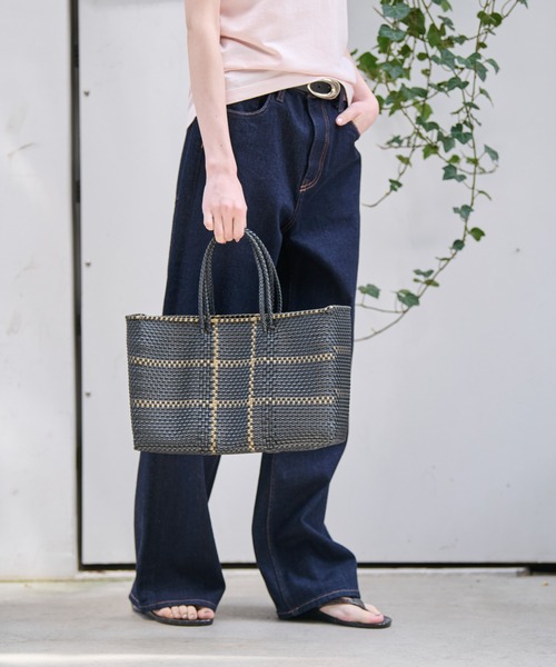 Moon Bird（ムーンバード）の「【MOON BIRD/ムーンバード】手編みのメルカドバッグ/TANPIN/横長/手編み（かごバッグ・レディース・ライトブラウン/ブラック系その他/シルバー/ブルー系その他/ストライプ/ホワイト/ブラック系その他2/ブラック系その他3・フリー）」の15枚目の写真