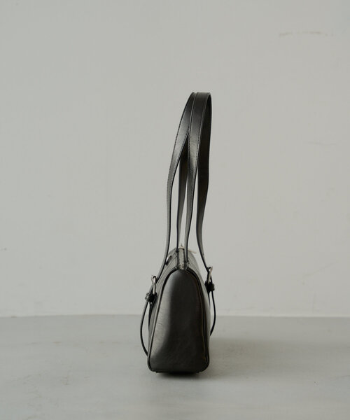 Chico(チコ)の「アシメハンドルロングスリーブボストンバッグ(ボストンバッグ・レディース・アイボリー/ブラック/レッド/シルバー・FREE)」の17枚目の写真