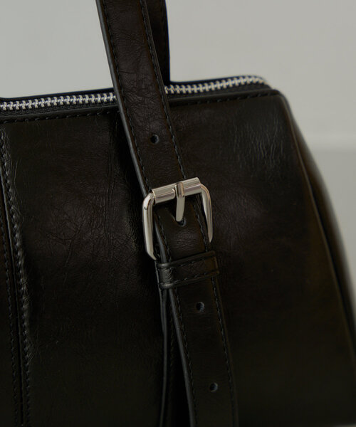 Chico(チコ)の「アシメハンドルロングスリーブボストンバッグ(ボストンバッグ・レディース・アイボリー/ブラック/レッド/シルバー・FREE)」の13枚目の写真