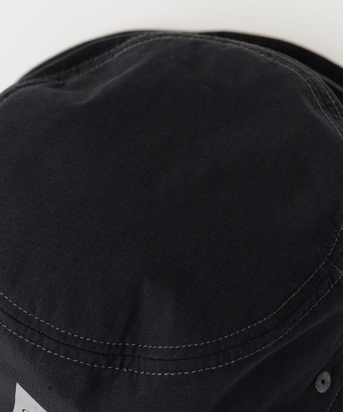 and wander(アンドワンダー)の「and wander/アンドワンダー×GRAMICCI/グラミチ zigzag stitch hat バケットハット(ハット・メンズ・ブラック・FREE)」の6枚目の写真