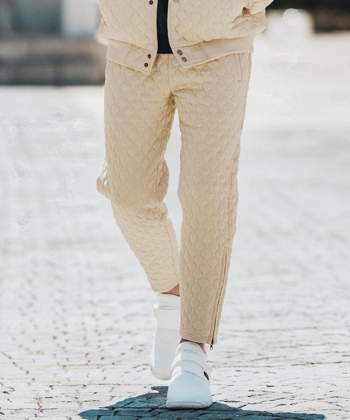felkod(フィルコッド)の「mp13755- Quilted Spindle Pants キルティングパンツ(その他パンツ・メンズ・グレイッシュベージュ/ブラック・S/M/L)」の4枚目の写真