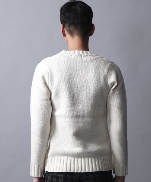 5351 POUR LES HOMMES（ゴーサンゴーイチプールオム）の「ラムウールVネックニット（ニット/セーター・メンズ・グレー/ブラック/ホワイト/ボルドー/ブラック×ホワイト・1/2/3）」の15枚目の写真