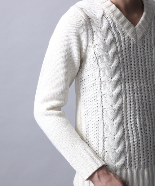 5351 POUR LES HOMMES（ゴーサンゴーイチプールオム）の「ラムウールVネックニット（ニット/セーター・メンズ・グレー/ブラック/ホワイト/ボルドー/ブラック×ホワイト・1/2/3）」の18枚目の写真