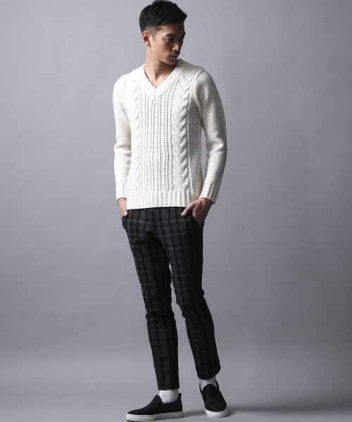 5351 POUR LES HOMMES（ゴーサンゴーイチプールオム）の「ラムウールVネックニット（ニット/セーター・メンズ・グレー/ブラック/ホワイト/ボルドー/ブラック×ホワイト・1/2/3）」の22枚目の写真