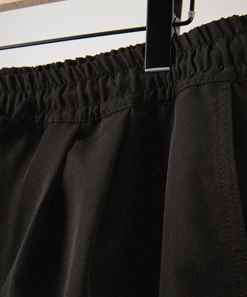 Alfred Alex（アルフレッドアレックス）の「【Alfred Alex】ルーズシルエットZIPポケットワイドカーゴパンツ（その他パンツ・メンズ・チャコール/ブラック・S/M/L）」の7枚目の写真