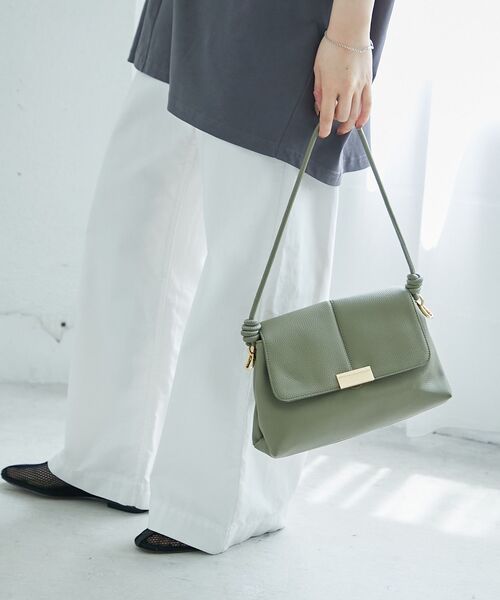 le.coeur blanc(ルクールブラン)の「合皮2wayショルダーバッグ(ショルダーバッグ・レディース・ライトグリーン/ブラック・FREE)」の2枚目の写真