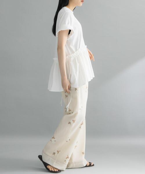 KBF（ケイビーエフ）の「エンブロイダリーイージーパンツ（その他パンツ・レディース・アイボリー/ネイビー・ONE）」の6枚目の写真