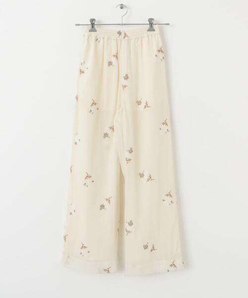 KBF（ケイビーエフ）の「エンブロイダリーイージーパンツ（その他パンツ・レディース・アイボリー/ネイビー・ONE）」の14枚目の写真