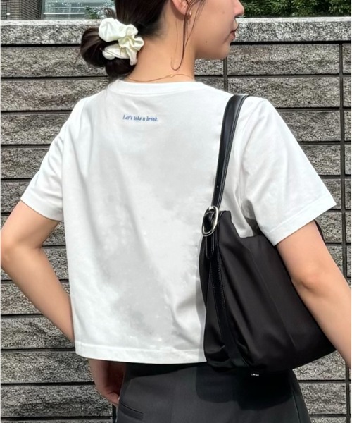COLONY 2139(コロニートゥーワンスリーナイン)の「バックロゴ刺繍コンパクトTシャツ(Tシャツ/カットソー・レディース・イエロー/オフホワイト/チャコールグレー・FREE)」の1枚目の写真