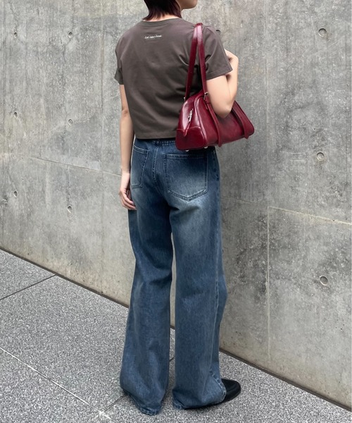 COLONY 2139(コロニートゥーワンスリーナイン)の「バックロゴ刺繍コンパクトTシャツ(Tシャツ/カットソー・レディース・イエロー/オフホワイト/チャコールグレー・FREE)」の21枚目の写真