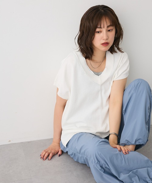 CRAFT STANDARD BOUTIQUE（クラフトスタンダードブティック）の「バックギャザーVネックニットベスト◆（ベスト・レディース・ブラック/ホワイト/ライトイエロー・FREE）」の2枚目の写真